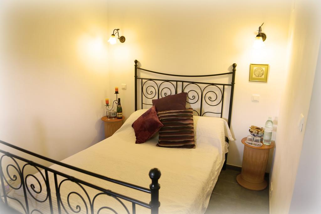River Ebro Holidays Tivenys Стая снимка